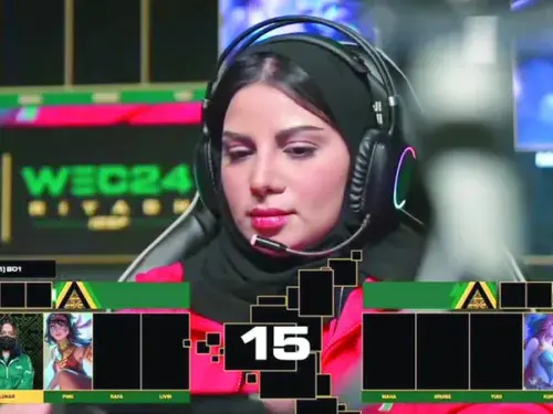 مثلت الدولة مع أول فريق نسائي إماراتي في بطولة العالم للرياضات الإلكترونية بالرياض.